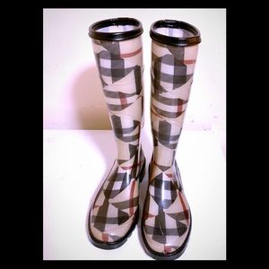 Wellington boots Burberry Beige size 39 IT in Rubber - 27937692